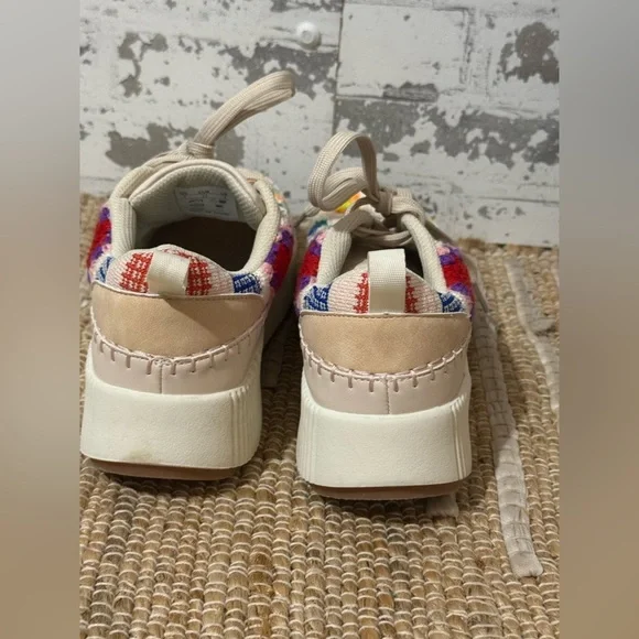 Crochet platform fashion sneakers. - Picture 8 of 14